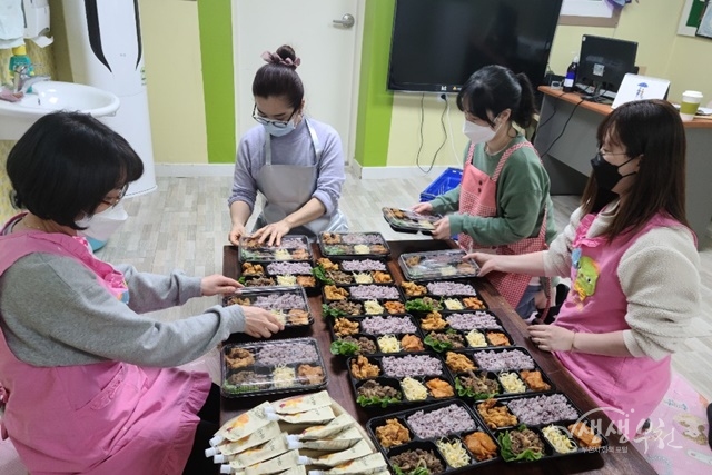 ��õ��, �ڷγ�19 ���� �����ϰ� �Ƶ����� ���� �޲�