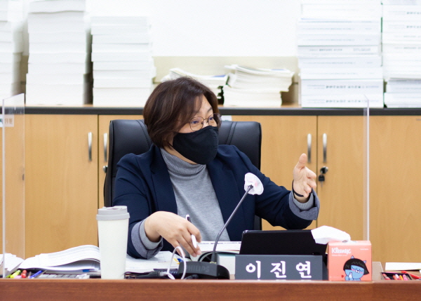 ������ �ǿ�, ����⵵����������� �������� ������ ���Ȱ�� �� ��ʱ� ���� ���ɿ� ���� �ٺ��� ��å �ֹ���