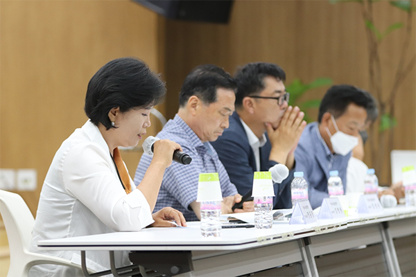 õ����, �μ� 8�� ��⵵�� ���ư��� �� ��å����