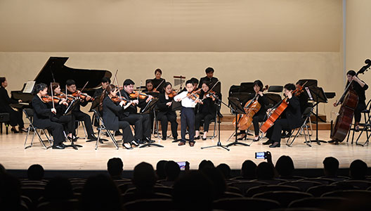 ��õ�� �ߴ������ ���ɽ�Ʈ�� ��������è����, ������ �׸�����ȸ �������� ���鿩