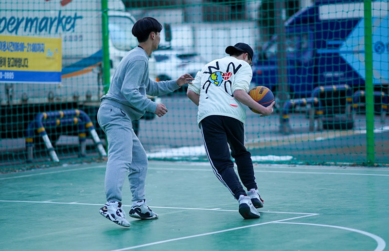 We are  basketball buddies !!