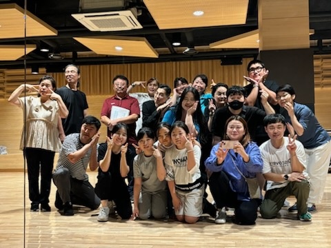 �ı���, �����̳�, - ���絿������� ù â�۹����� '�޺�����'